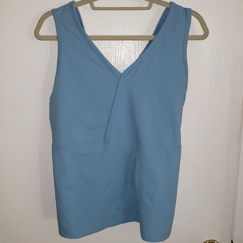 🌟3 for $21🌟 XL (18/20) Sky Blue Lands End Activewear Top w/Built-in Shelf Bra